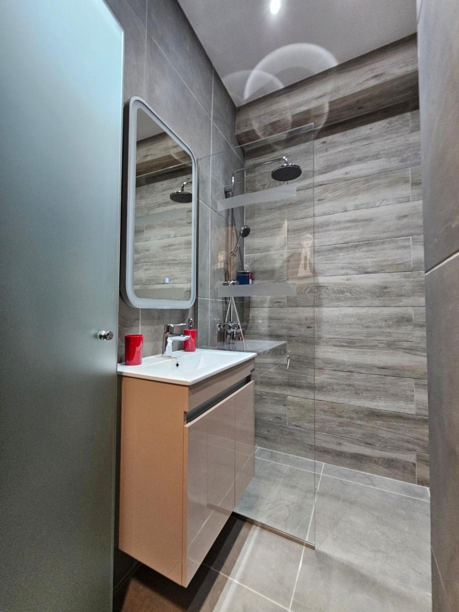 Dione Luxury Business Suite In The Heart Of Athen Eksteriør bilde